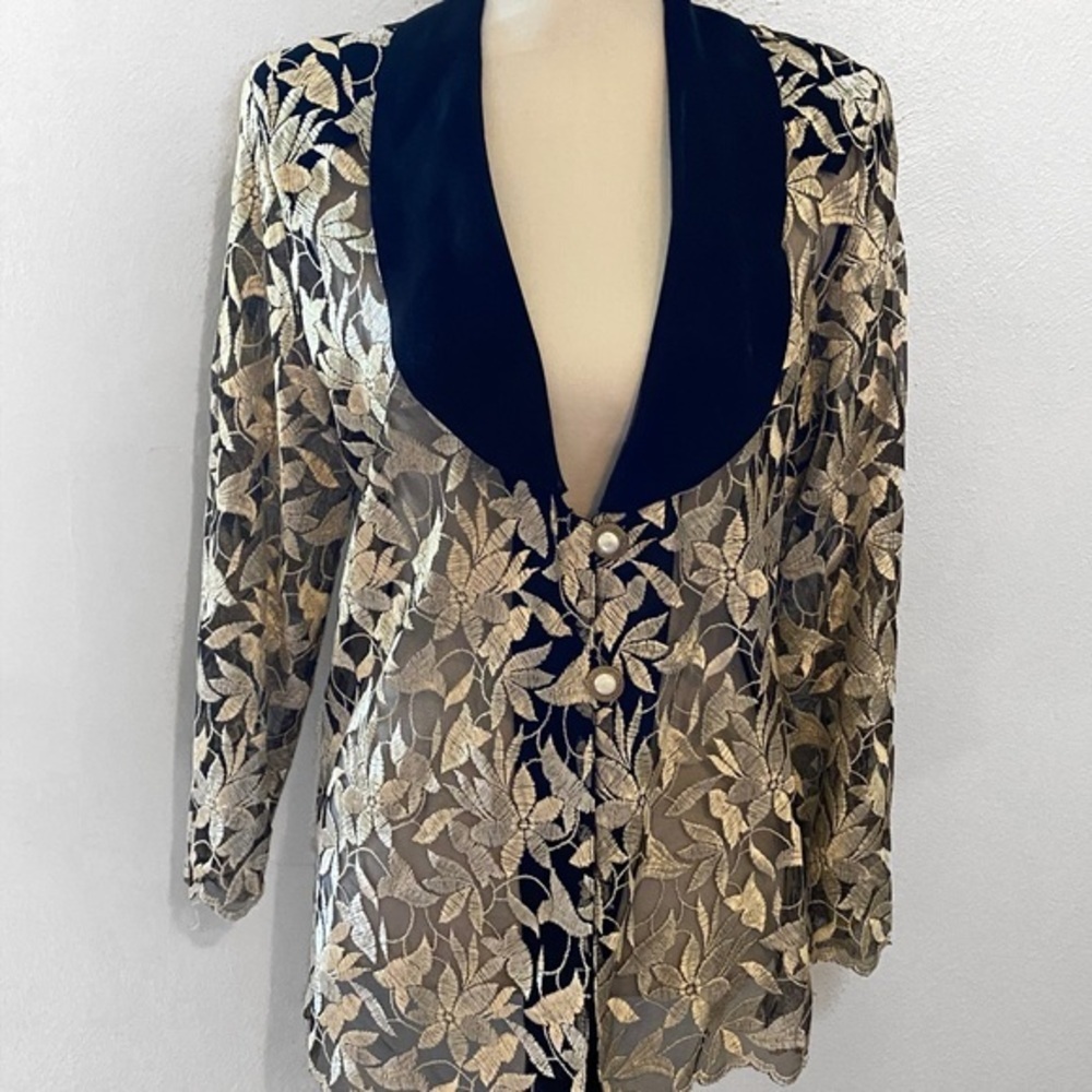 Sam embroidery floral vintage button down shirt size M